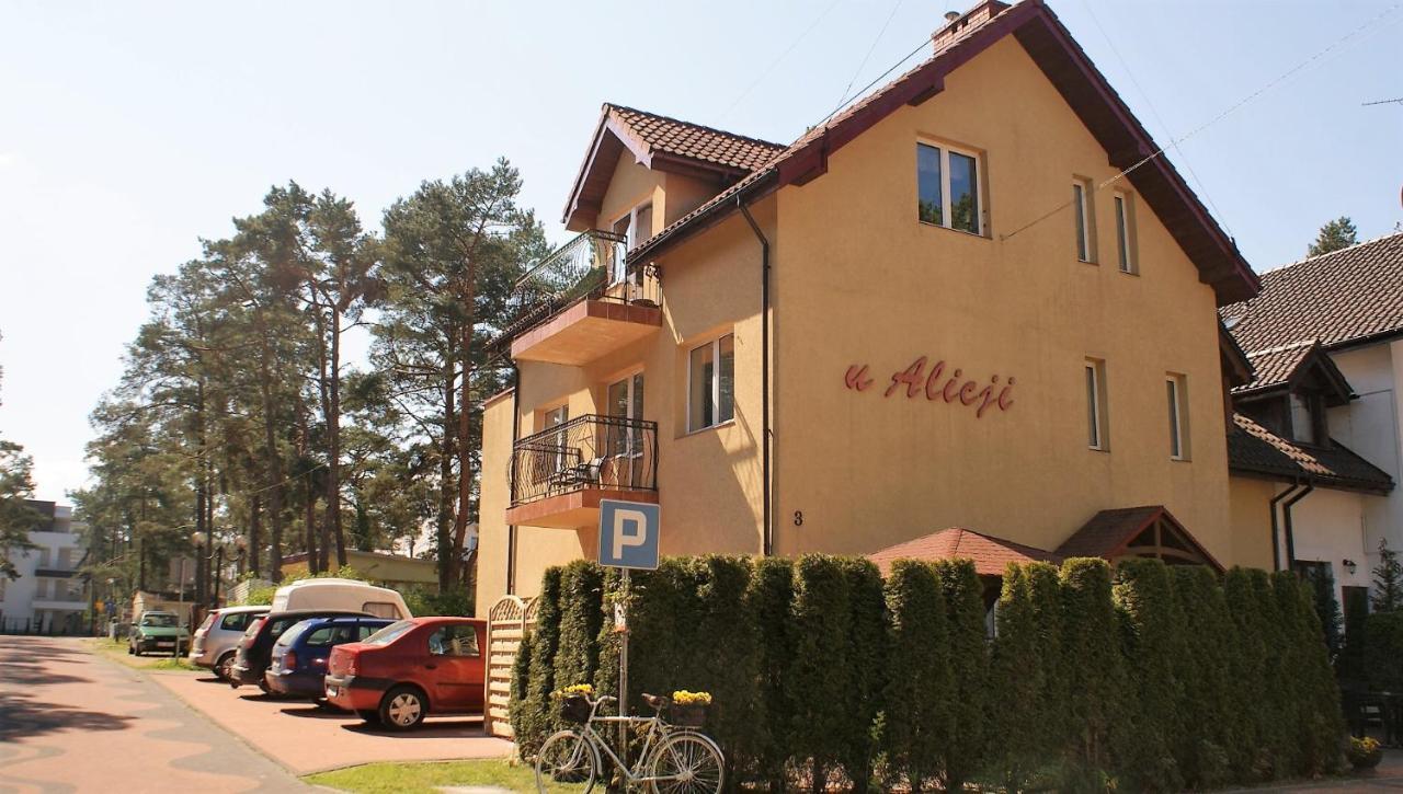 Dom Goscinny U Alicji Pogorzelica  Kültér fotó